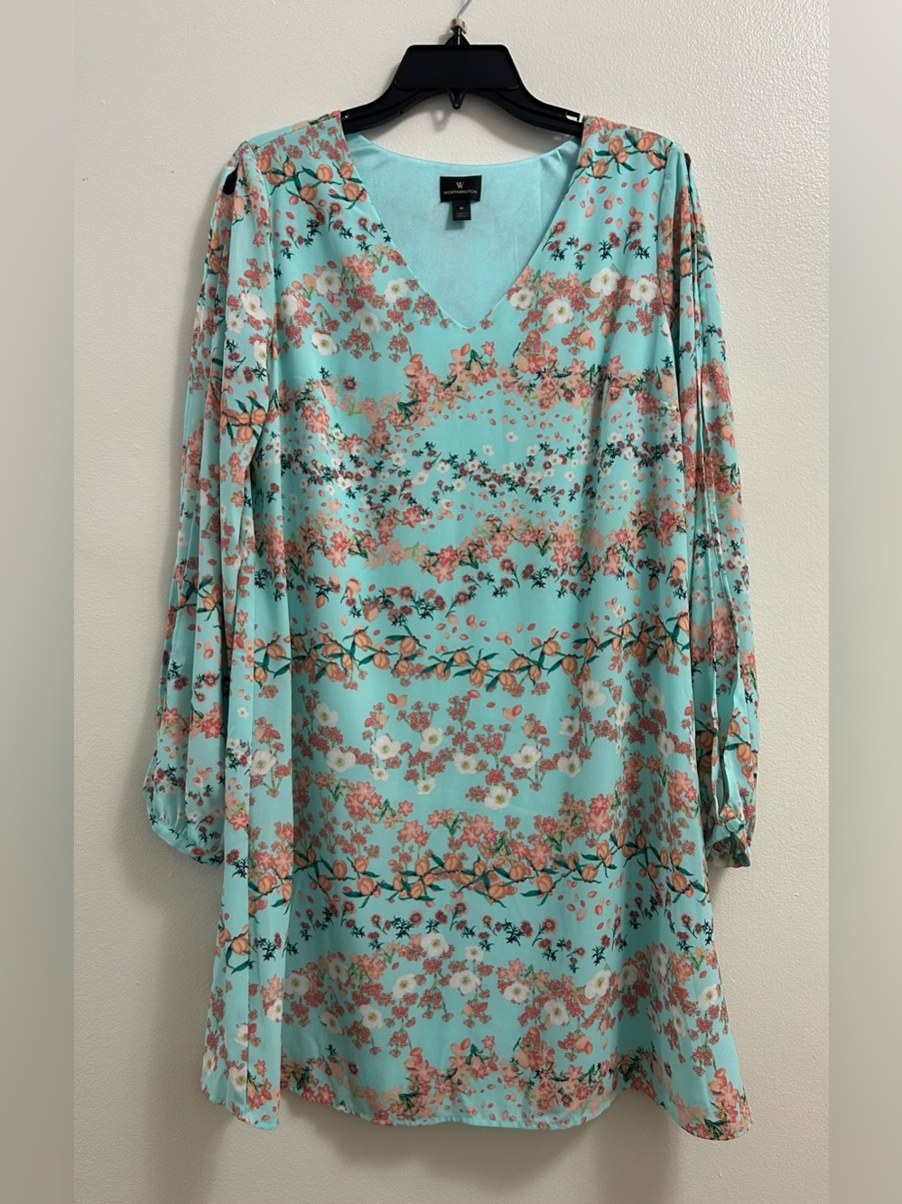 Worthington  Mint Green Floral Split Sleeve w/ single button cuff dress (Medium)